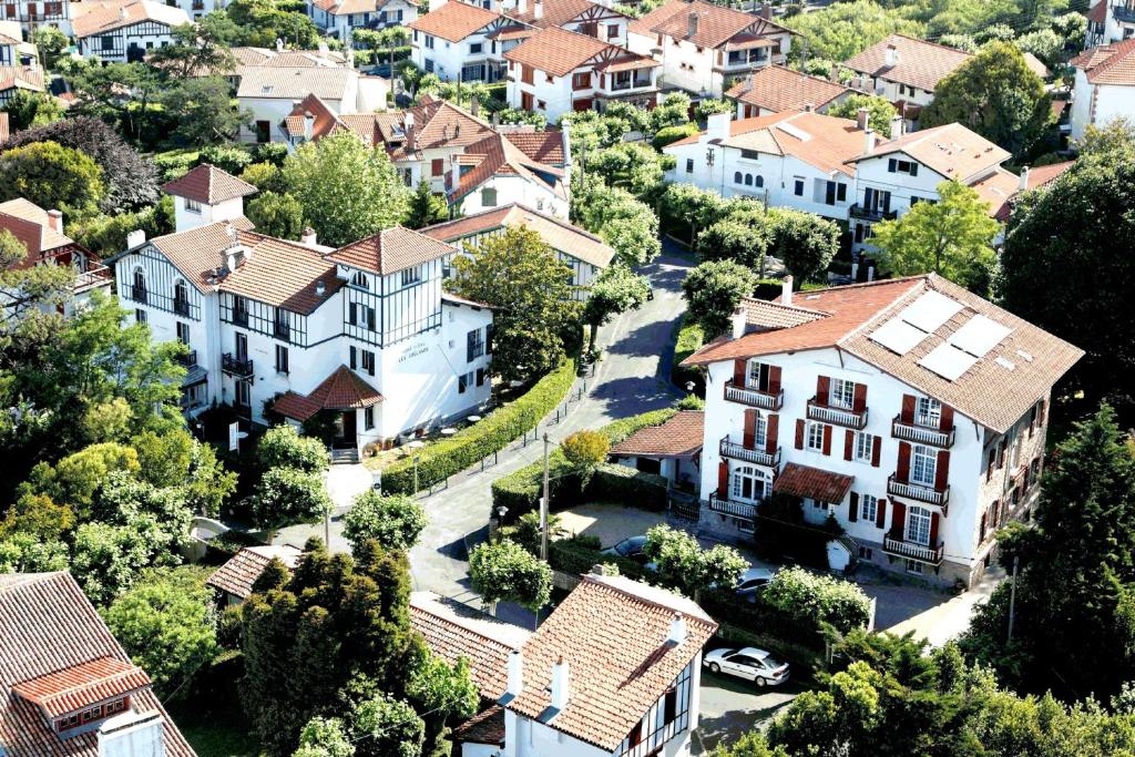 Hôtel Hotel Les Goelands 4 et 6 avenue Etcheverry 64500 Saint-Jean-de-Luz