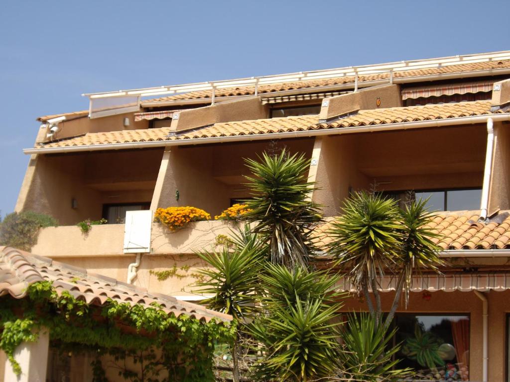 Hôtel Hôtel Les Palmiers 240 Chemin du Petit Fort 83230 Bormes-les-Mimosas