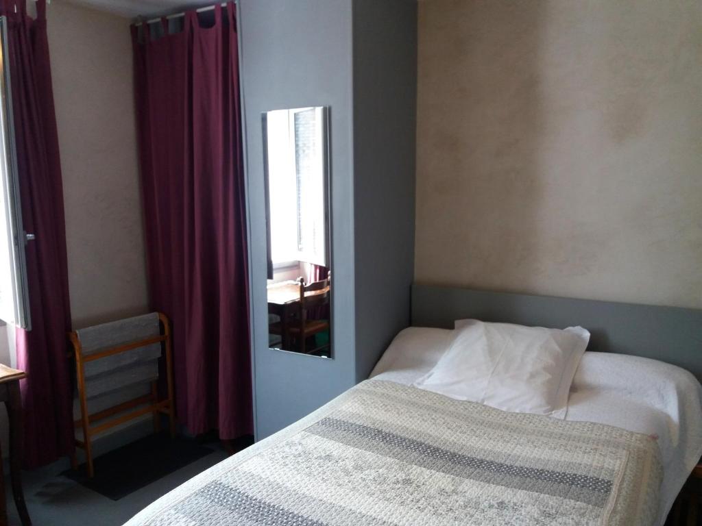Hôtel Hôtel Les Templiers 6, place de la comporte 65120 Luz-Saint-Sauveur