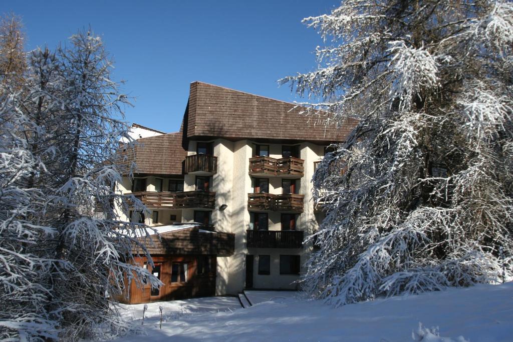 Hôtel Hôtel Les Trappeurs Lieu-dit-Prébois 05200 Les Orres