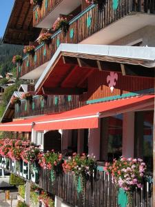 Hôtel Hôtel Les Triolets 608 Route du Petit Châtel 74390 Châtel Rhône-Alpes