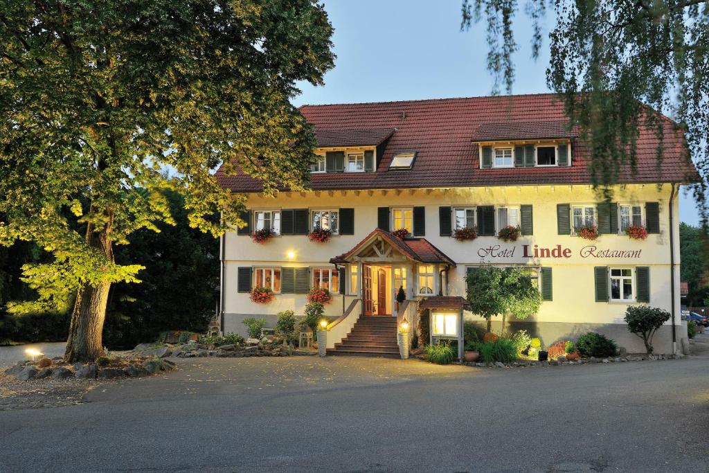 Hotel Linde Durbach Lindenplatz 1, 77770  Durbach