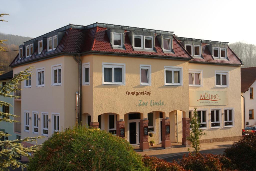 Hôtel Hotel Linde Pfalz Hauptstraße 41-43 76857 Silz