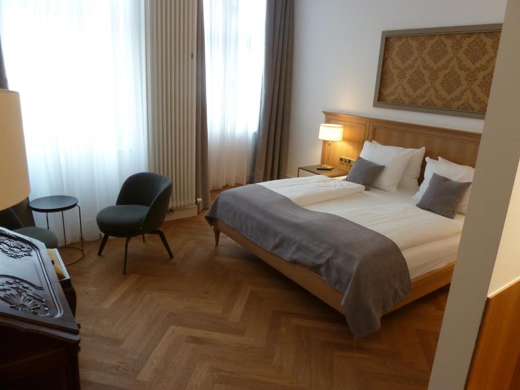 Hotel Lindenufer Breite Str. 36, 13597 Berlin