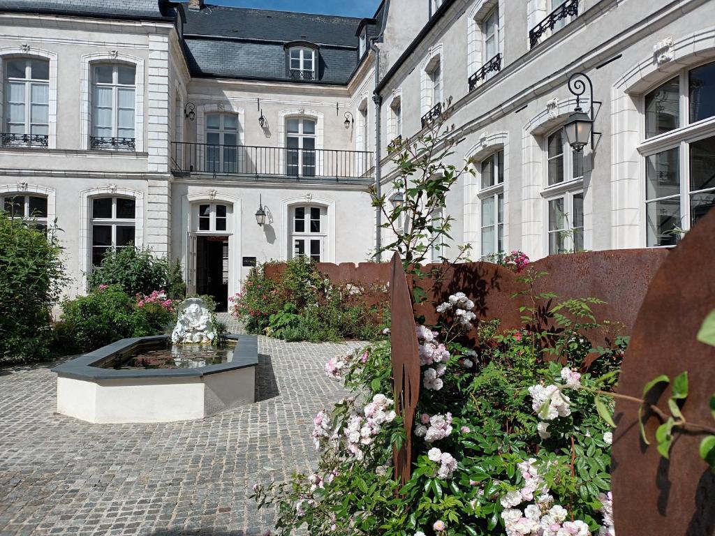Hôtel Loysel le Gaucher 15 Rue Victor Dubourg, 62170 Montreuil-sur-Mer