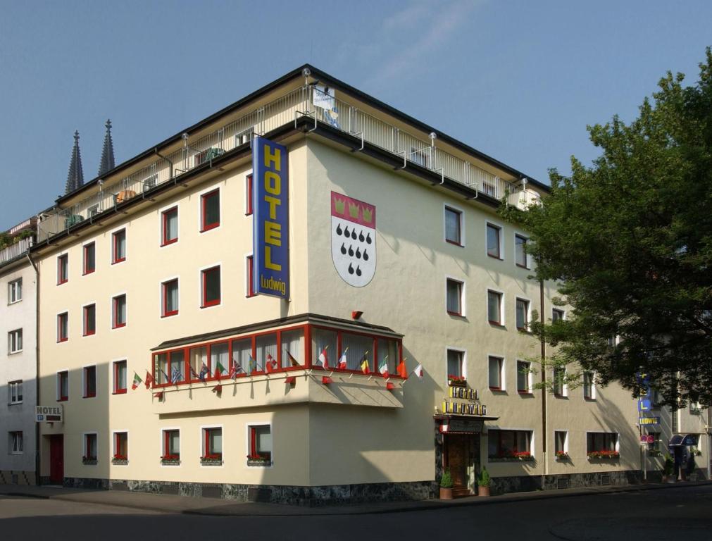 Hotel Ludwig Superior Brandenburger Str. 22 - 24, 50668  Cologne