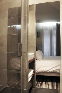 Hôtel Lumières Montmartre Paris