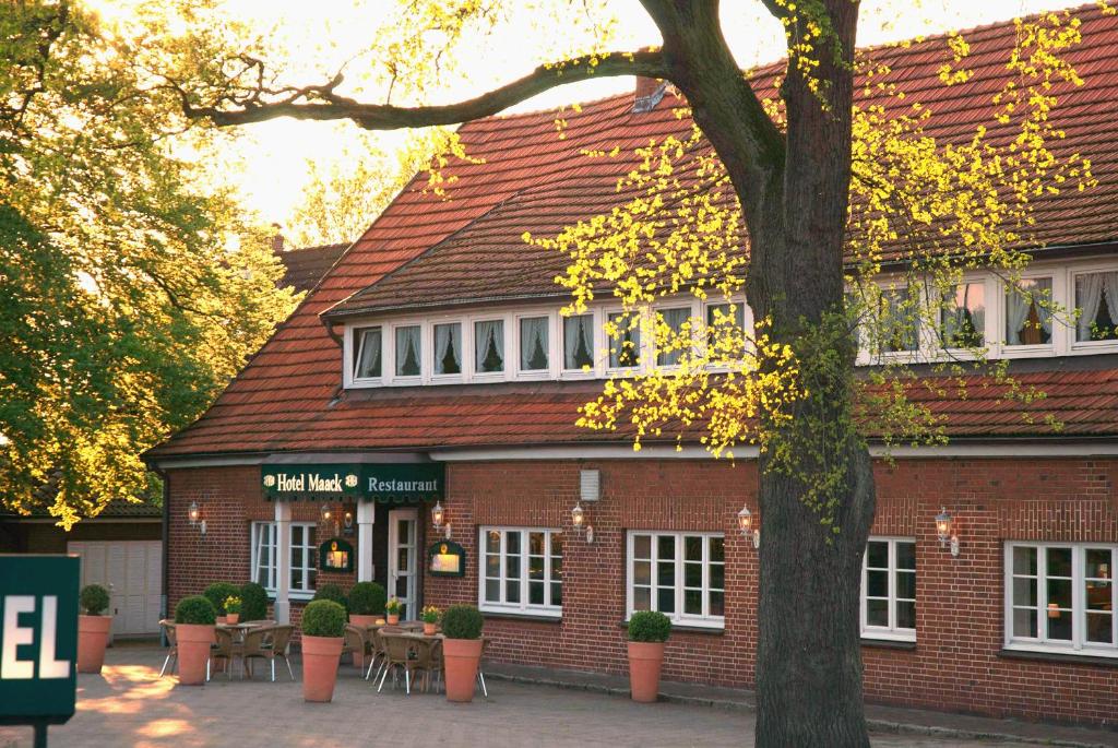 Hotel Maack Hamburger Straße 6, 21220 Seevetal