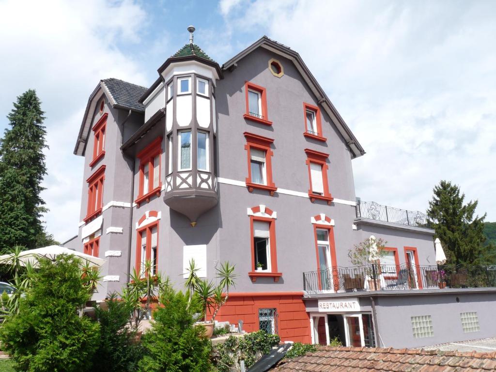 Hôtel Hotel Markgräfler Hof Ernst-Eisenlohr-Straße 7 79410 Badenweiler