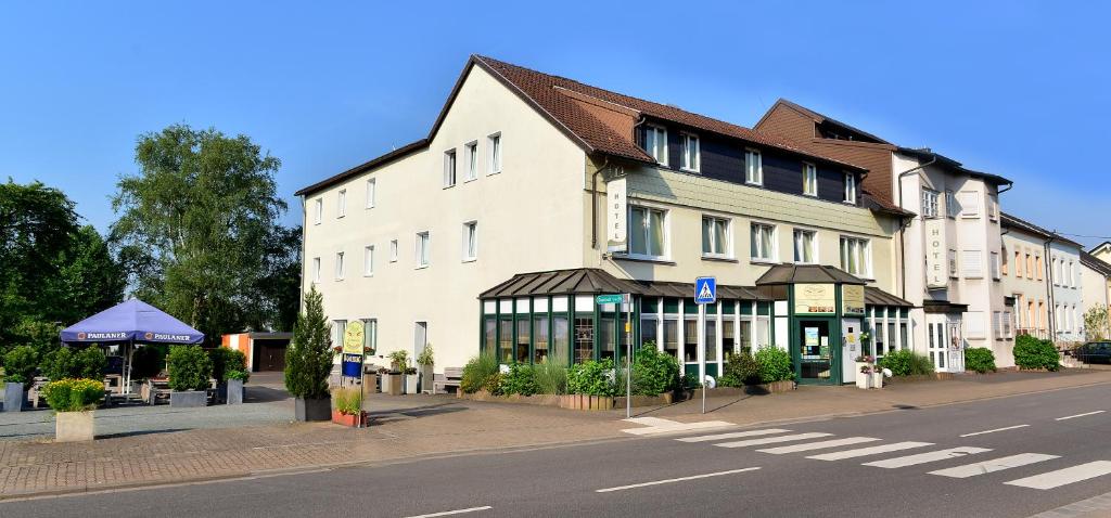 Hotel Maurer Schlossstr. 58, 66793  Saarwellingen