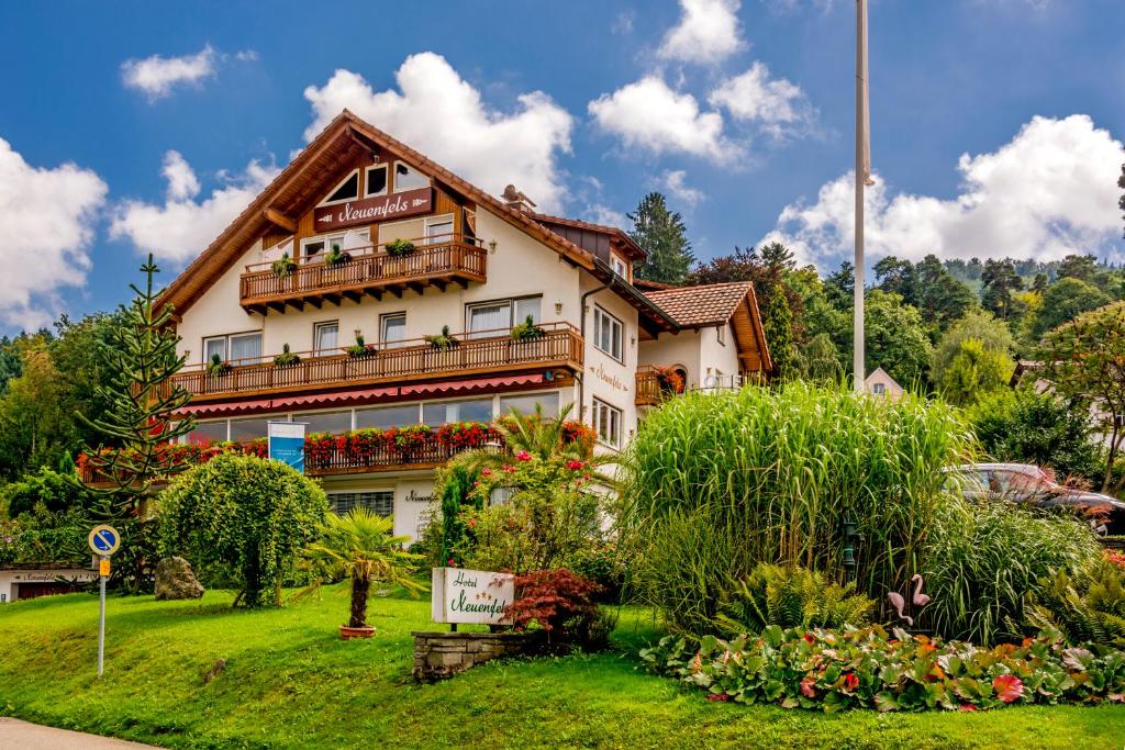 Hôtel Hotel Neuenfels Badstr. 18 79410 Badenweiler