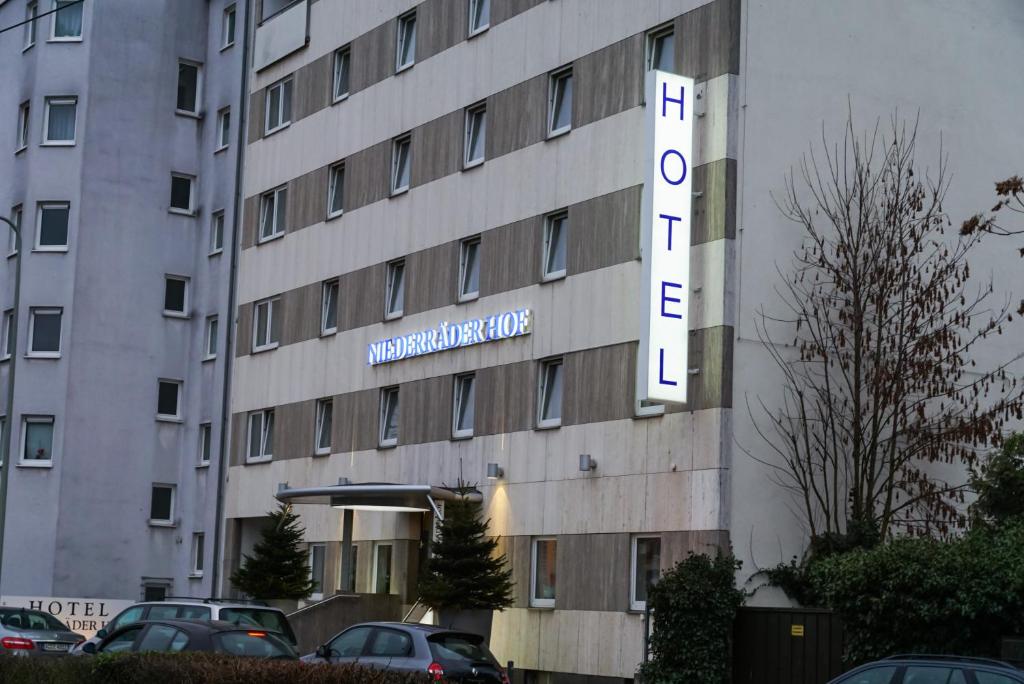 Hôtel Hotel Niederräder Hof Trift Str. 33 60528 Francfort-sur-le-Main