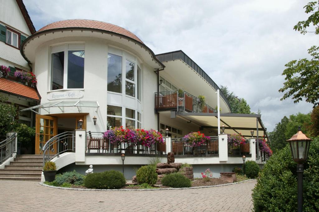 Hôtel Hotel Ochsen Bahnhofstrasse 2 75339 Höfen an der Enz