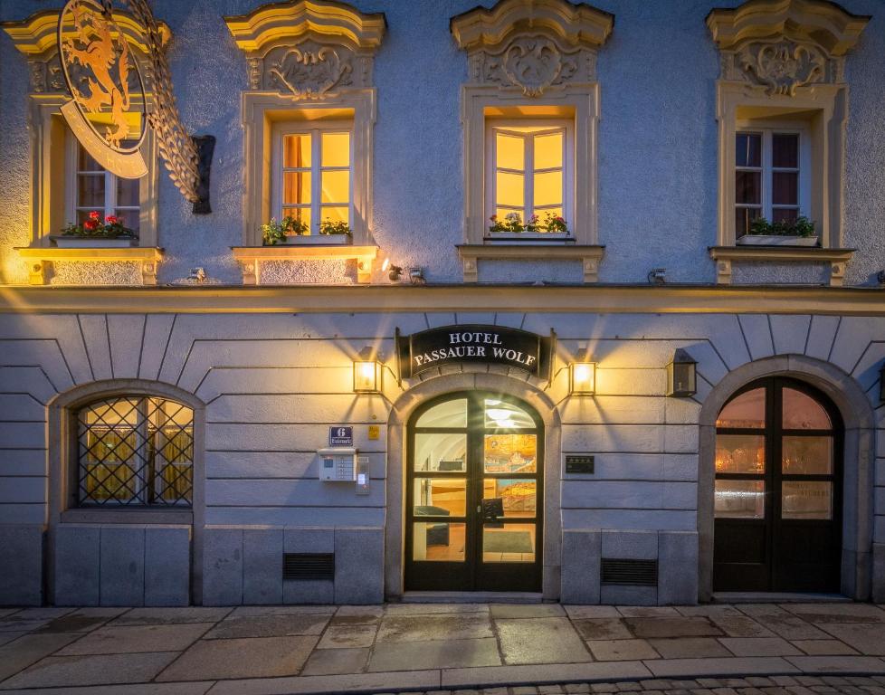 Hotel Passauer Wolf Untere Donaulände 4, 94032 Passau