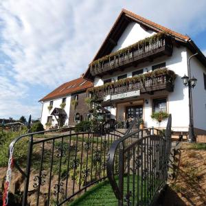 Hôtel Hotel-Pension Flechsig Dorfstraße 37 08107 Hartmannsdorf bei Kirchberg. Saxe