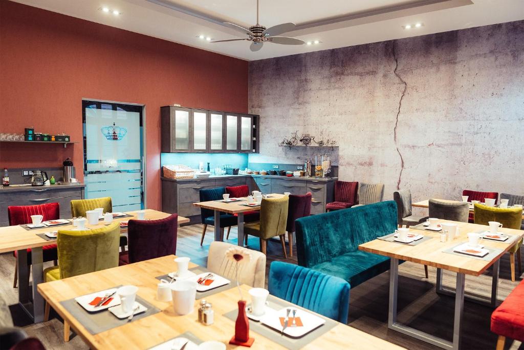 Hotel - Pension & Gaststätte \ Molmecker Straße 86, 06333 Hettstedt