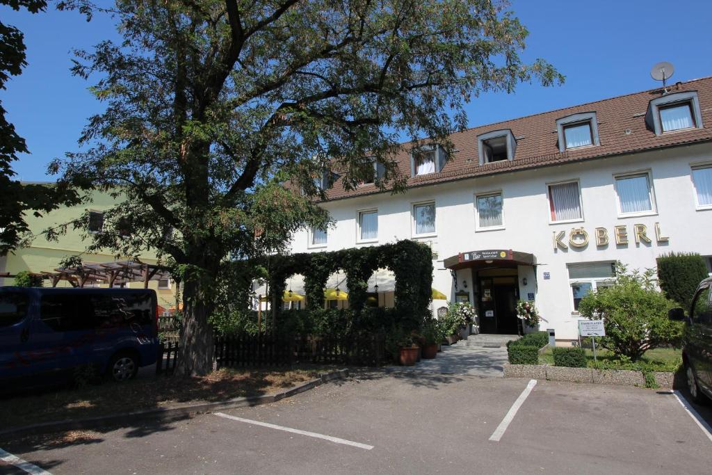 Hôtel Hotel Pension Köberl Bodenseestr. 222 81243 Munich