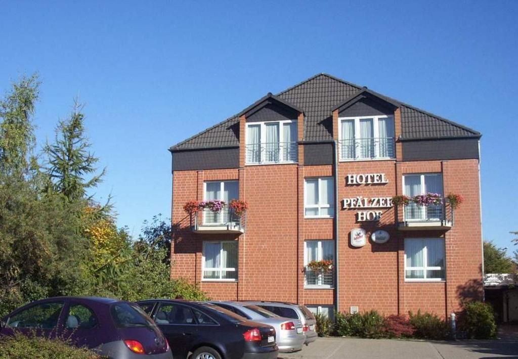 Hotel Pfalzer Hof Ernst-Bohme-Str. 15, 38112 Brunswick