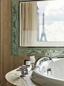 Hôtel Hôtel Plaza Athénée - Dorchester Collection 25 Avenue Montaigne 75008 Paris Île-de-France