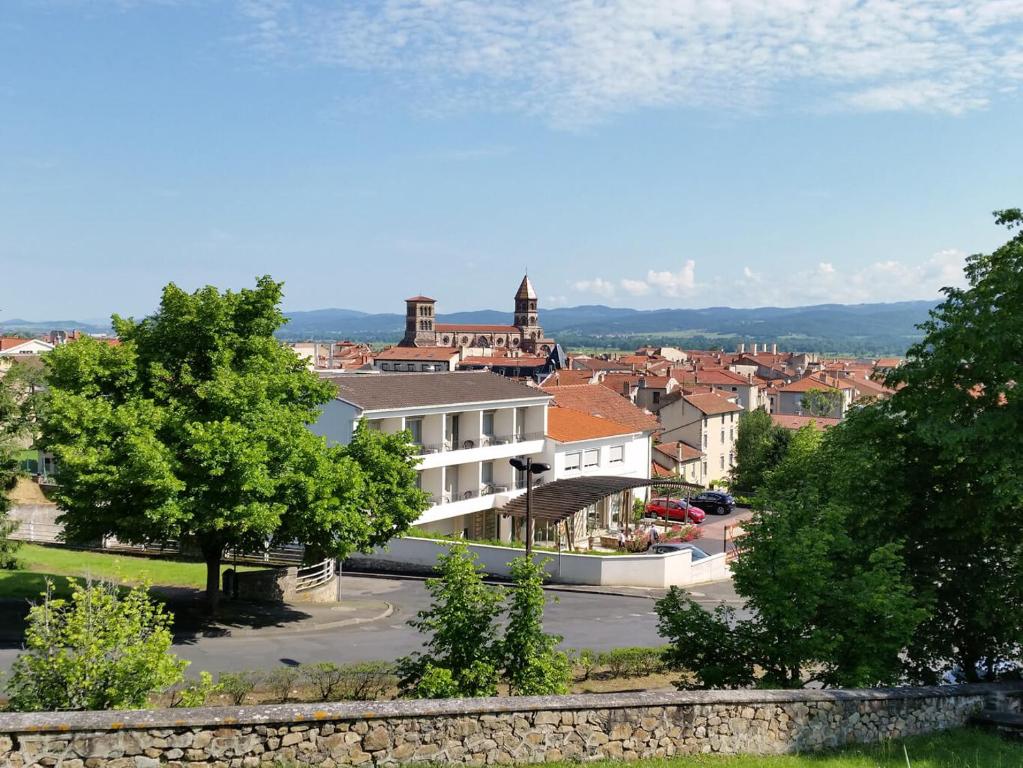 Hôtel Poste et Champanne 43100 Brioude