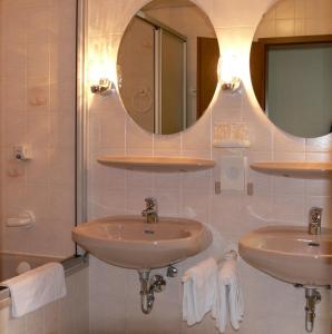 Hôtel Hotel Quellenhof Albert-Mertes-Straße 23 53498 Bad Breisig Rhénanie-Palatinat