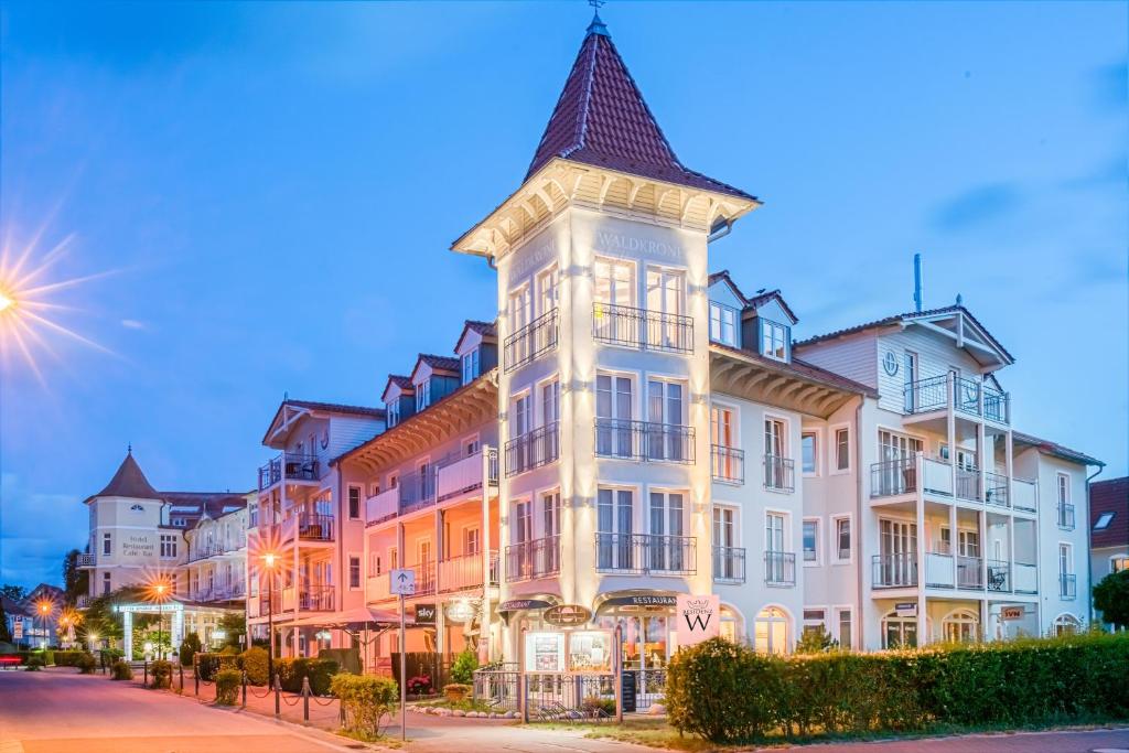 Hôtel Hotel Residenz Waldkrone Kühlungsborn Tannenstraße 4 18225 Kühlungsborn