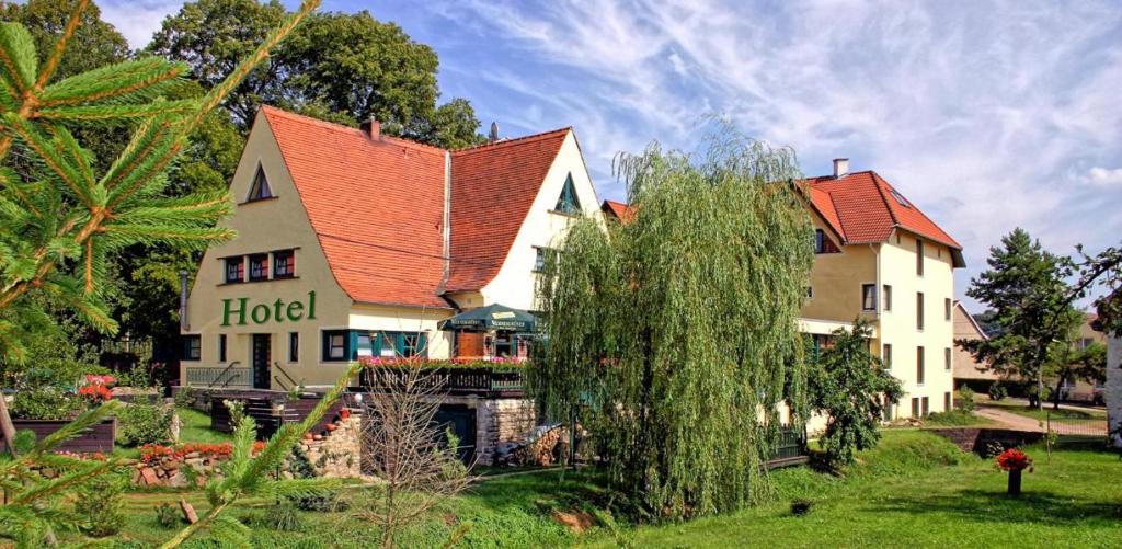 Hotel & Restaurant 5 Linden Schulplatz 5, 06536 Wickerode