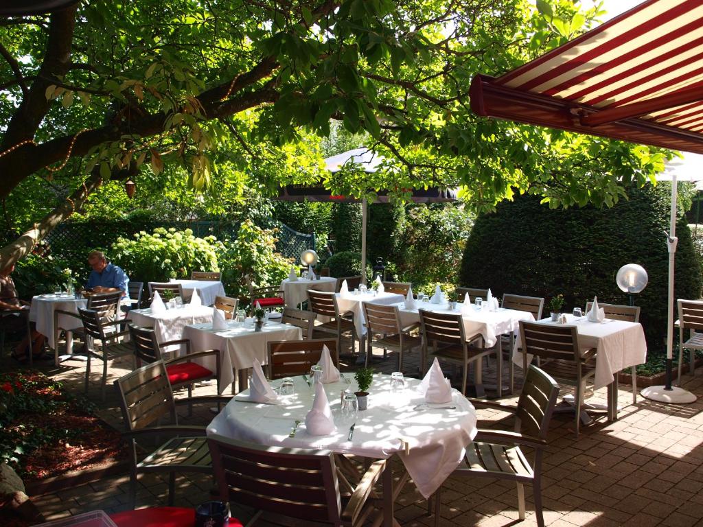 Hotel Restaurant Aux Sapins 3 rue jeanne d arc, 68800 Thann