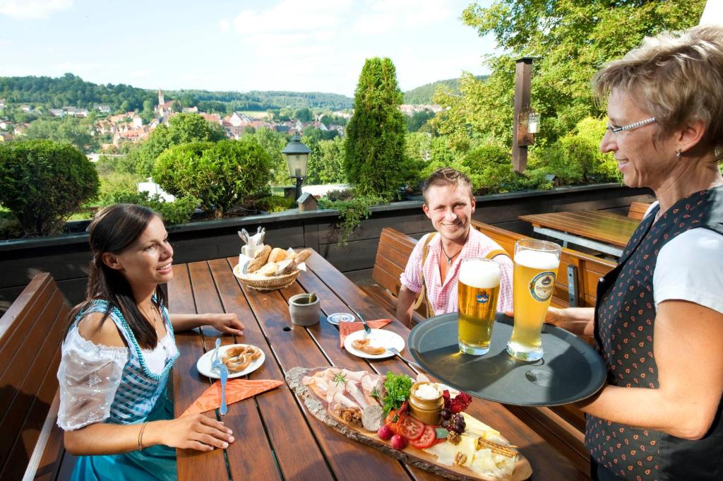 Hôtel Hotel-Restaurant Bauer-Keller Kraftsbucher Str. 1 91171 Greding