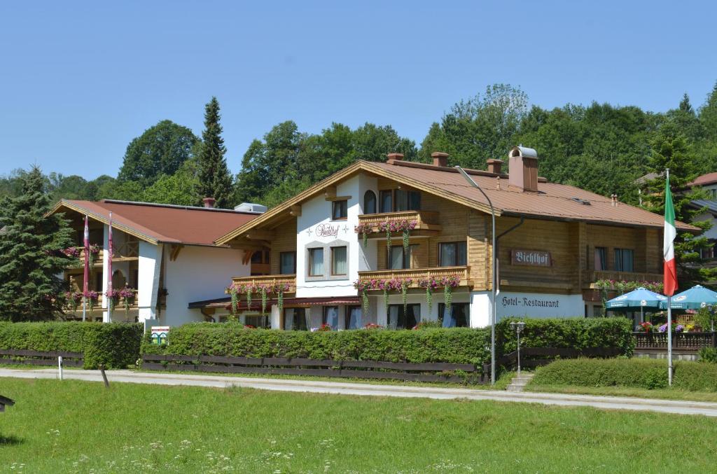 Hotel Restaurant Bichlhof Alte Grenzstraße 1-3, 83242 Reit im Winkl