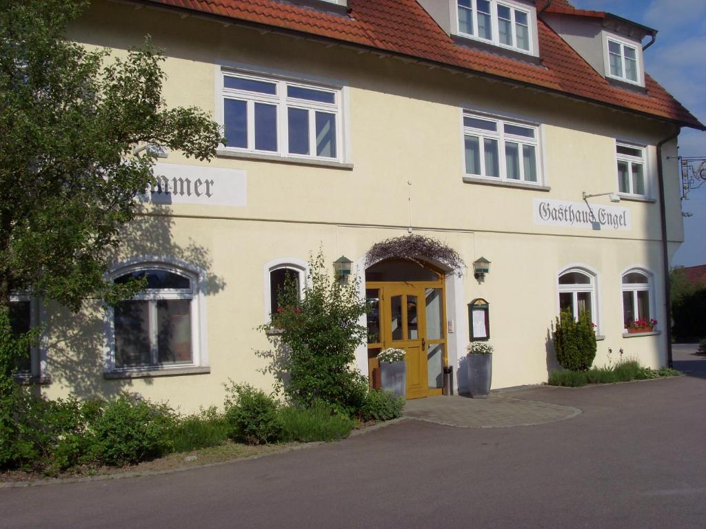 Hôtel Hotel & Restaurant Engel Bahnhofstr. 1 88518 Herbertingen