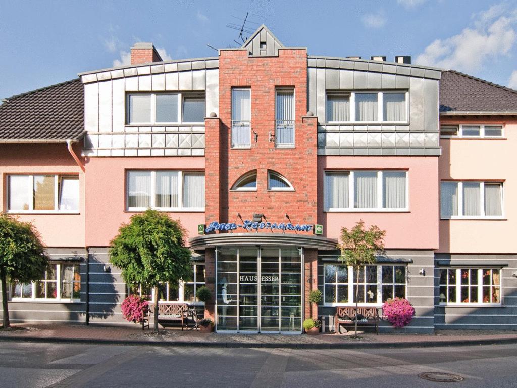 Hotel Restaurant Esser Von-Agris-Straße 43, 41844  Wegberg