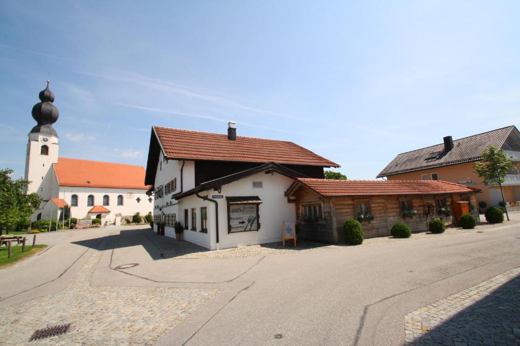 Hotel-Restaurant Gasthaus Bonimeier Kirchplatz 3, 84533 Niedergottsau