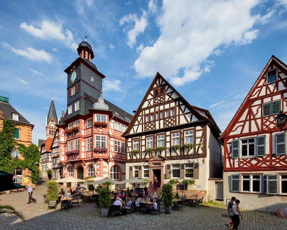 Hotel Restaurant Goldener Engel Großer Markt 2, 64646 Heppenheim