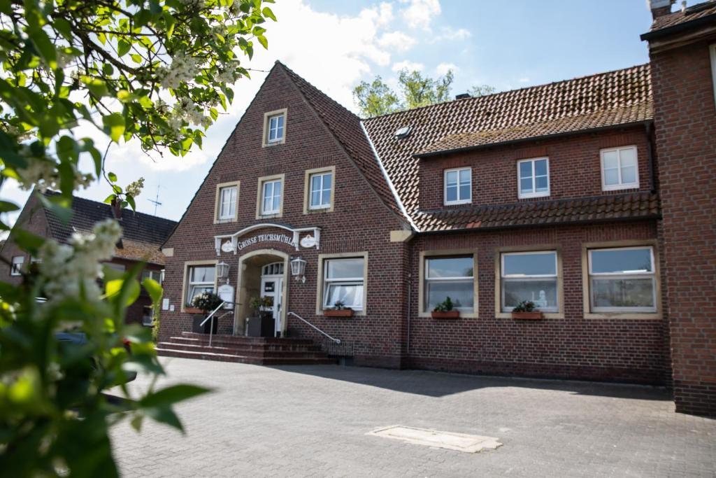 Hotel Restaurant Große Teichsmühle Borkenbergestraße 78, 48249 Dülmen