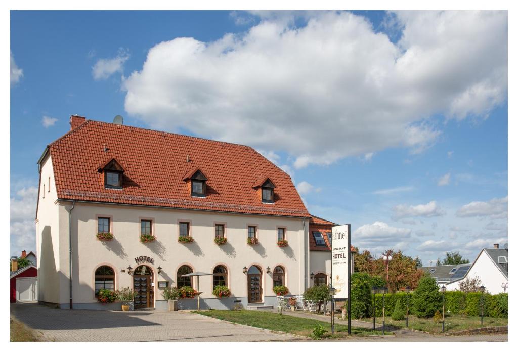 Hotel & Restaurant Hähnel Hauptstraße 30, 01728 Bannewitz