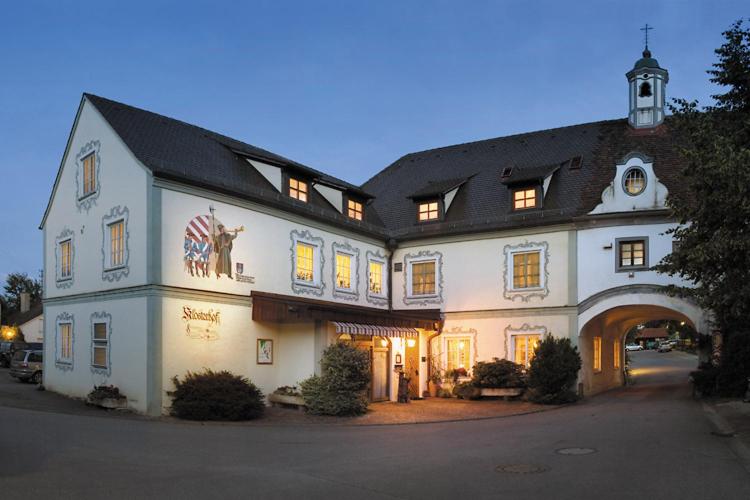 Hôtel Hotel Restaurant Klosterhof Schloßbezirk 2 88484 Gutenzell-Hürbel