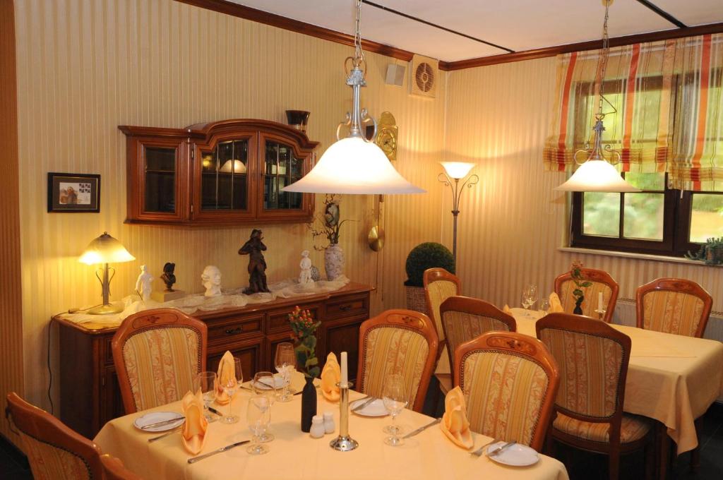 Hôtel Hotel-Restaurant \ Koblenzerstr. 56 56727 Mayen