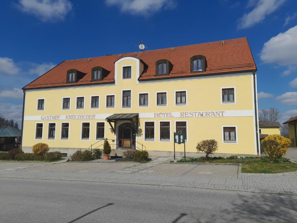 Hotel-Restaurant Kreuzhuber Passauer Str. 36, 94127 Neuburg am Inn