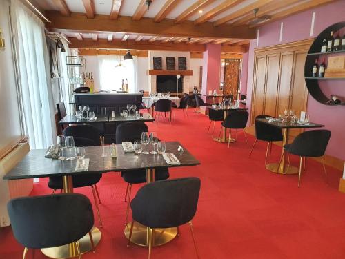 Hôtel Restaurant La Paix La Robe et le Palais