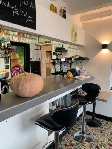 Hotel restaurant le 108