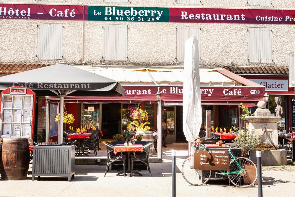 Hôtel-Restaurant Le Blueberry 12, Cours des Isnards, 84340 Malaucène