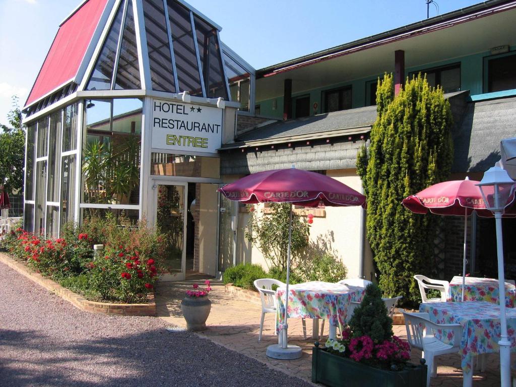 Hôtel Hotel Restaurant Les Deux Sapins 24 Rue de la Mairie 27490 Cailly-sur-Eure