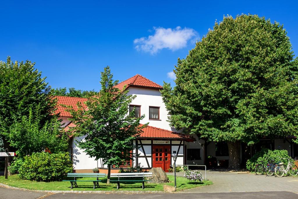 Hotel & Restaurant Lindengarten Treppendorfer Dorfstraße 15, 15907 Lübben