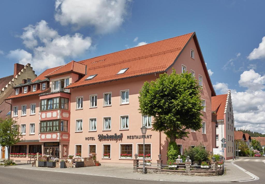 Hotel Restaurant Lindenhof Zähringerstr. 24, 78199 Bräunlingen