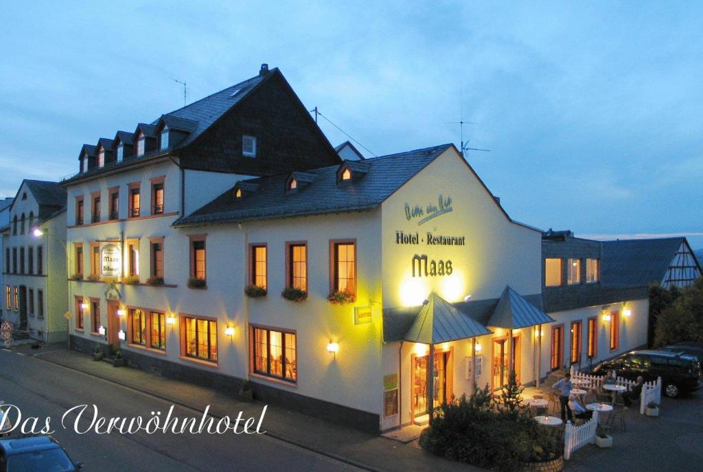 Hotel-Restaurant Maas Trierer Strasse 30, 56826 Lutzerath