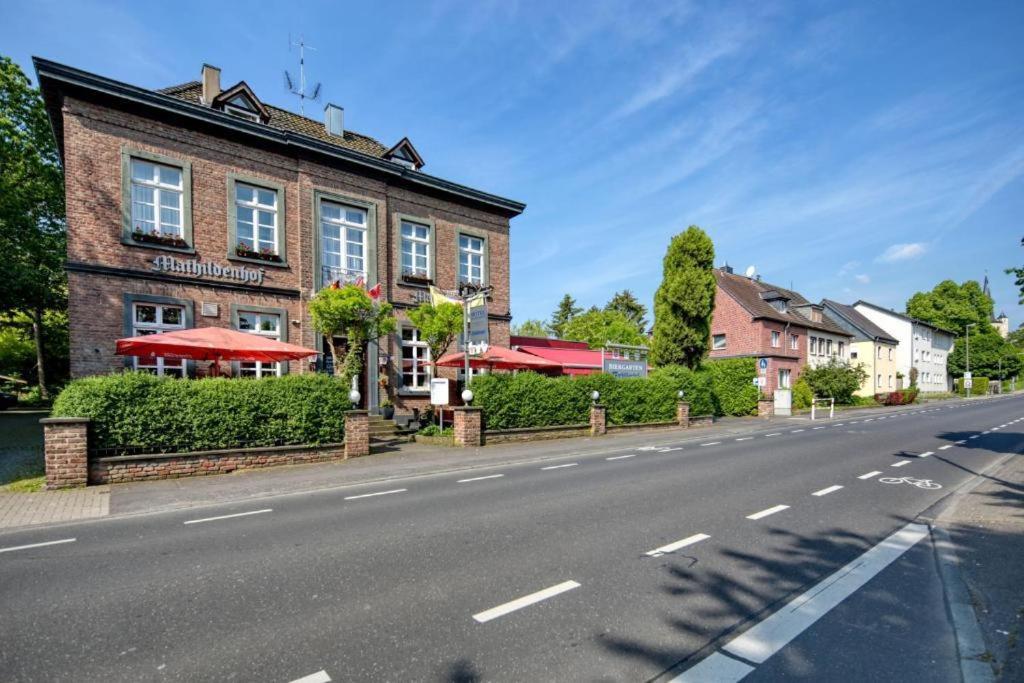 Hotel Restaurant Mathildenhof 30 Mathildenstraße, 50259 Pulheim