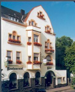 Hôtel Hotel-Restaurant \ Koblenzerstr. 56 56727 Mayen Rhénanie-Palatinat