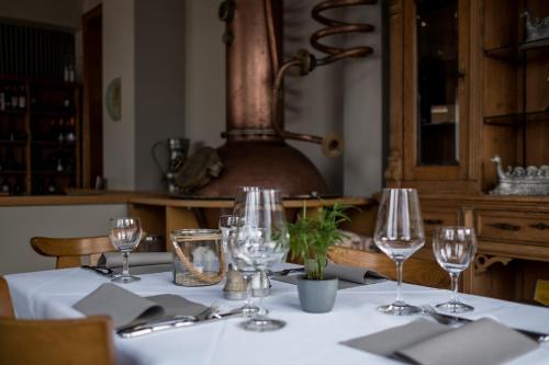 Hotel & Restaurant \