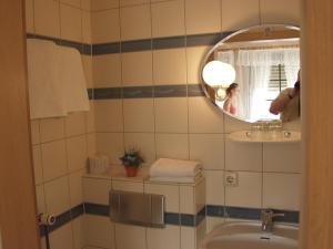 Hôtel Hotel-Restaurant-Pfaelzer-Stuben Langwiedener Straße 5 66892 Bruchmühlbach-Miesau Rhénanie-Palatinat